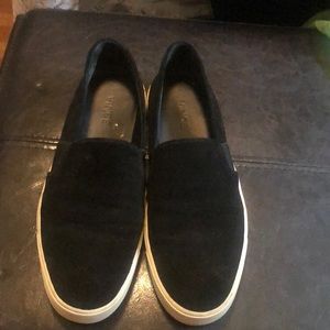 VINCE BLACK SUEDE SLIPON